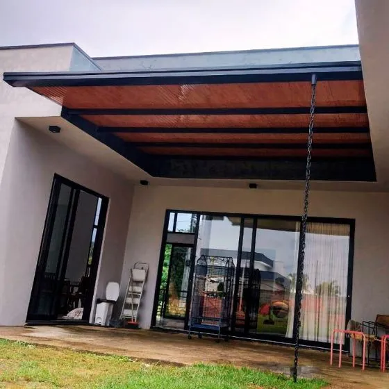 Cobertura de Telha Forro Amadeirado em Bragança Paulista SP Cobertura de Telha Forro Amadeirado em Bragança Paulista SP — Cobertura com estrutura metálica reforçada