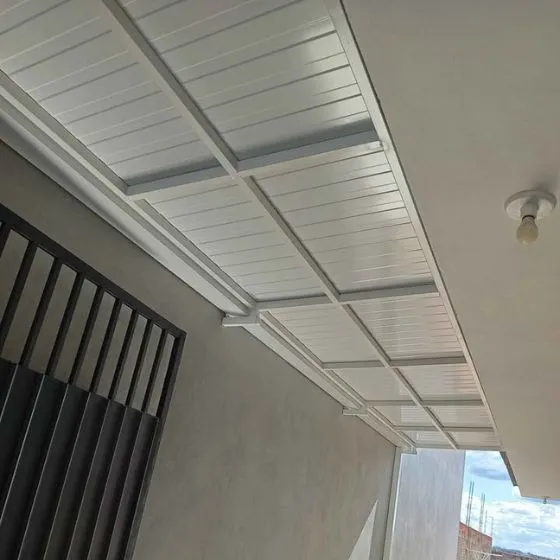 Cobertura de Telha Metálica Forro em Portal do Jaguari, Bragança Paulista SP Cobertura de Telha Metálica Forro em Portal do Jaguari, Bragança Paulista SP — Cobertura com calha lateral para escoamento