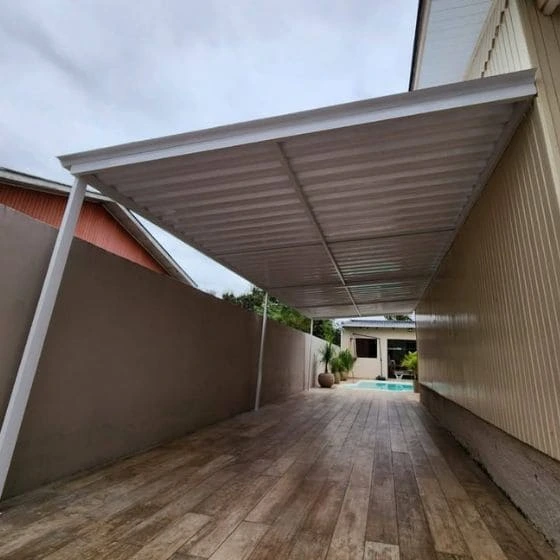 Cobertura de Telha Metálica Simples em Bragança Paulista SP Cobertura de Telha Metálica Simples em Bragança Paulista SP — Instalação em garagem residencial