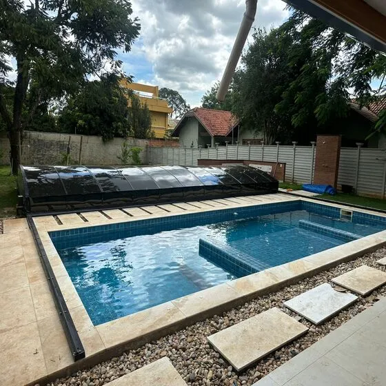 Cobertura Retrátil para Piscina em Bragança Paulista SP Cobertura Retrátil para Piscina em Bragança Paulista SP — Instalação em garagem residencial