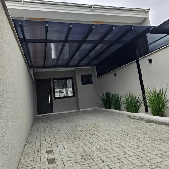 Pergolado Fixo de Ferro em Bragança Paulista SP Pergolado Fixo de Ferro em Bragança Paulista SP — Instalação em estacionamento