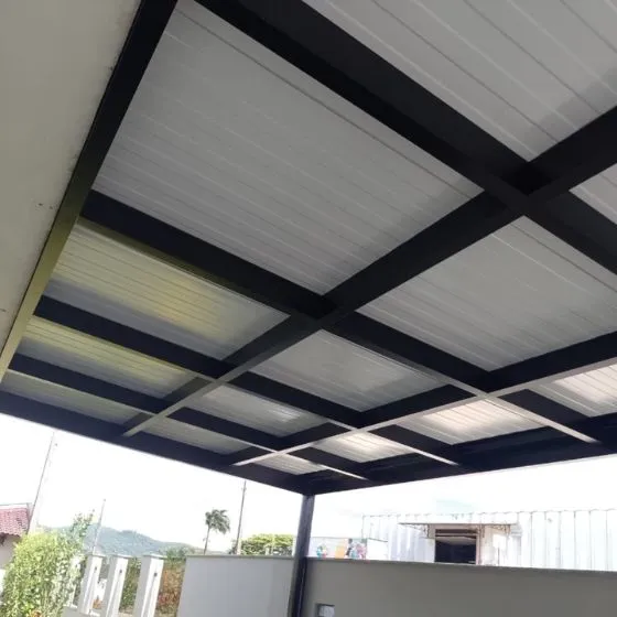 Pergotelha em Chácaras São Felipe, Bragança Paulista SP Pergotelha em Chácaras São Felipe, Bragança Paulista SP — Cobertura em área de piscina