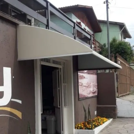 Reforma de Toldos e Coberturas em Aparecida, Bragança Paulista SP Reforma de Toldos e Coberturas em Aparecida, Bragança Paulista SP — Instalação em garagem residencial