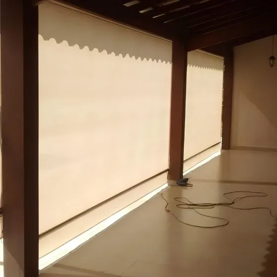 Toldo Cortina de Tela Screen em Bragança Paulista SP — Instalação em área gourmet com churrasqueira