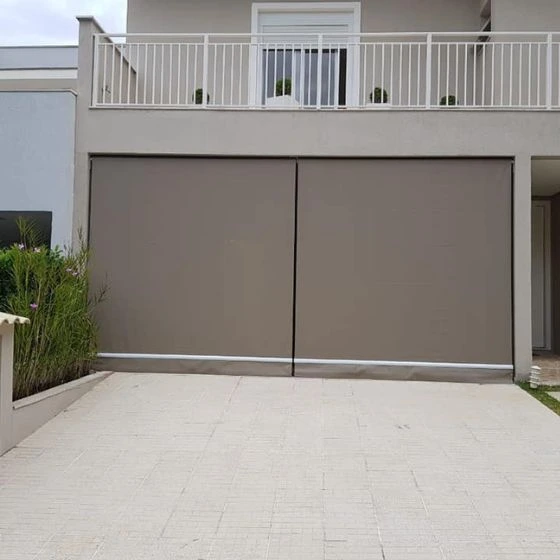 Toldo Cortina de Tela Screen em Bragança Paulista SP — Cobertura em quintal residencial coberto