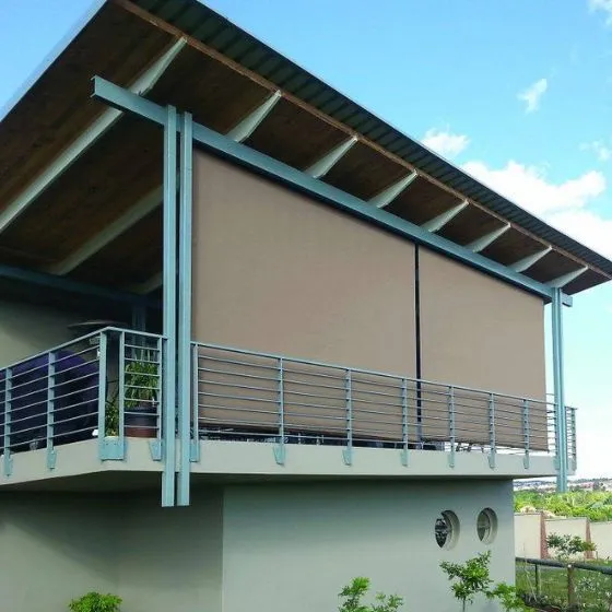 Toldo Cortina Fechamento Vertical em Penha, Bragança Paulista SP Toldo Cortina Fechamento Vertical em Penha, Bragança Paulista SP — Cobertura com calha lateral para escoamento