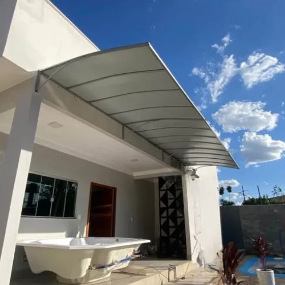 Toldo Fixo de Lona PVC em Bragança Paulista SP Toldo Fixo de Lona PVC em Bragança Paulista SP — Instalação em garagem residencial