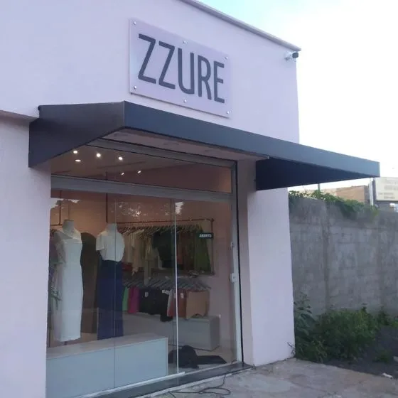 Toldo Fixo de Lona PVC em Bragança Paulista SP Toldo Fixo de Lona PVC em Bragança Paulista SP — Instalação em fachada comercial