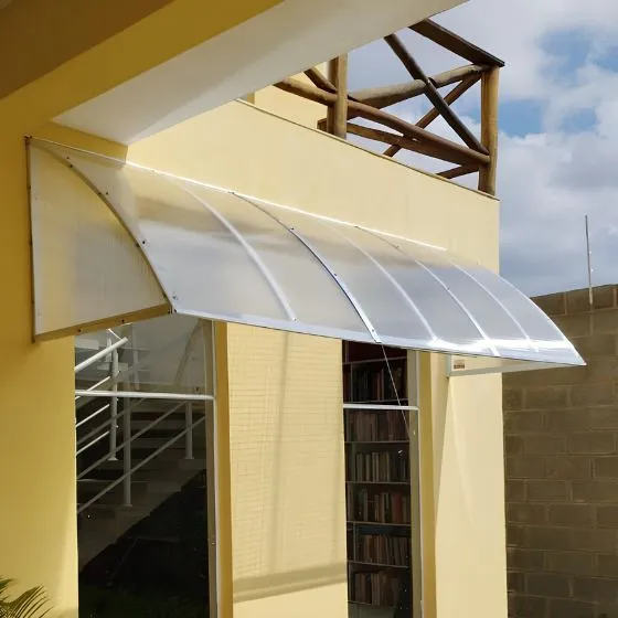 Toldo Policarbonato Alveolar em Campo Novo, Bragança Paulista SP Toldo Policarbonato Alveolar em Campo Novo, Bragança Paulista SP — Instalação em garagem residencial