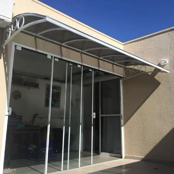 Toldo Policarbonato Alveolar em Campo Novo, Bragança Paulista SP Toldo Policarbonato Alveolar em Campo Novo, Bragança Paulista SP — Cobertura em quintal residencial coberto